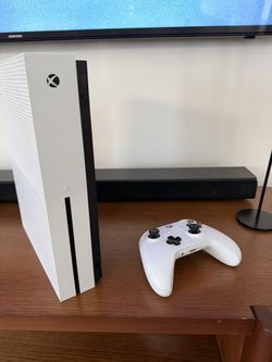 Xbox 1s. Remote. Kinetic Sensor.