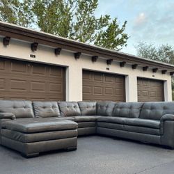 Sectional Couch/Sofa - Leather - Macy’s - Delivery Available 🚛