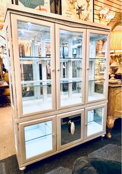 AICO By Michael Amini MELROSE PLAZA China CABINET - GA