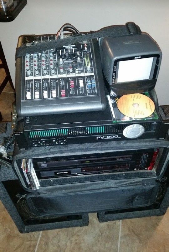 Professional DJ karaoke System With CD Player Amplifier Mixer & 2 Speakers