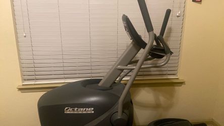 Octane Q35c Elliptical