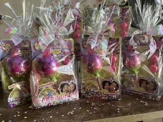 Gift Wrapped Cutie Pop Surprise 