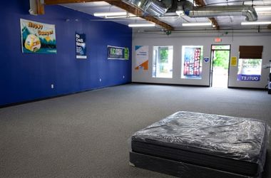 Mattress and Box Spring Set in Plastic⭐