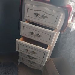 Old Fashion Dresser