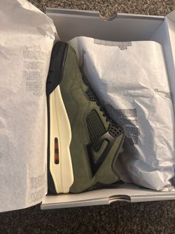 Air Jordan 4 undefeated