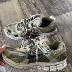 Olive Vomero Size 9 Men’s 