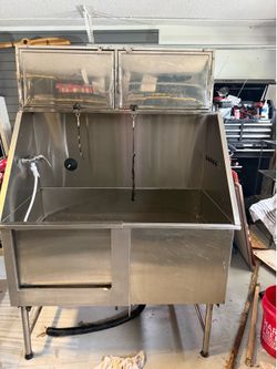 Grooming tub