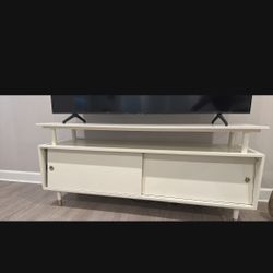 TV TABLE 