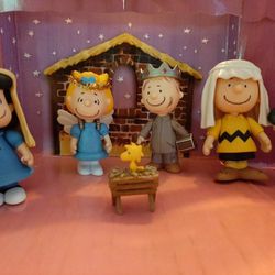 Charlie Brown Christmas Paegent Set