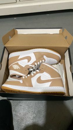 Air Jordan mids size 10