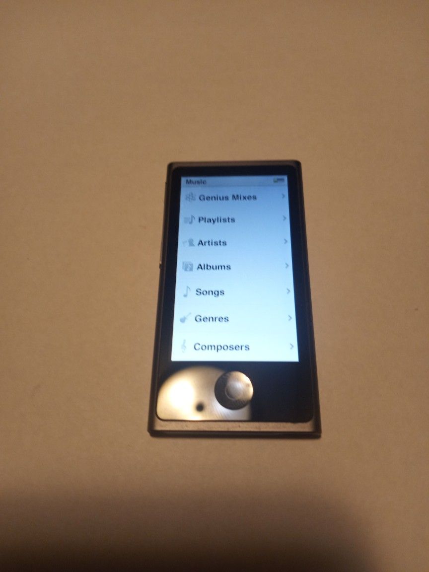Apple Ipod Touch Nano (Gen7)16gb Like New Only Ipod No Charger Included