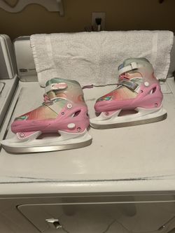Girls youth, ice hockey skates size 5