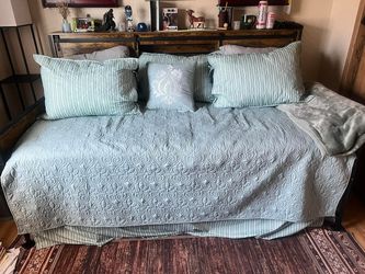 Trundle bed and bed set