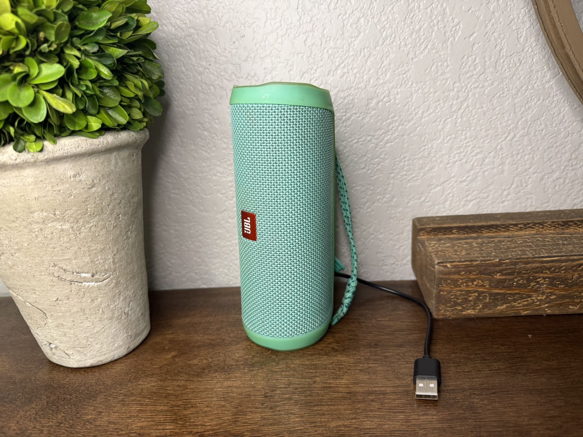 JBL Flip Bluetooth Speaker 