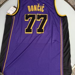 Los Angeles Lakers Luka Doncic Jersey *M or XXL*