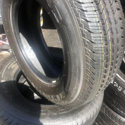 Set Of Used Tires LT275/70R18 Continental