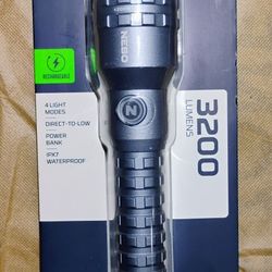 Nebo Davinci 3,200 Lumen LED Flashlight 