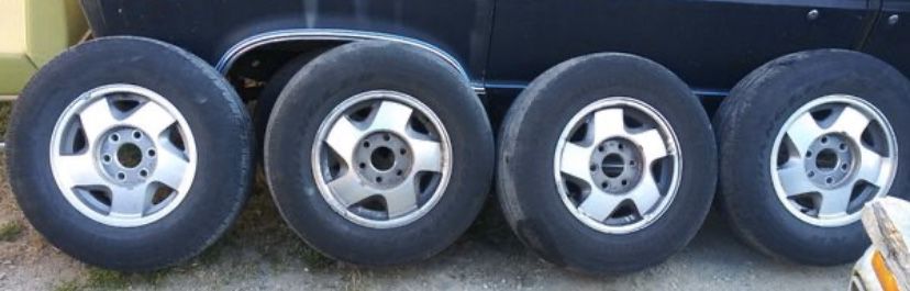 6 lugs 1999 chevy Tahoe tires and rims p235\75R16