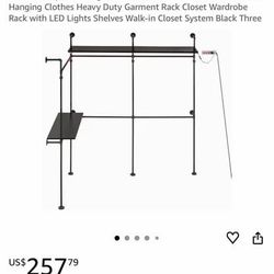 Clóset Metálico // Metal Closet