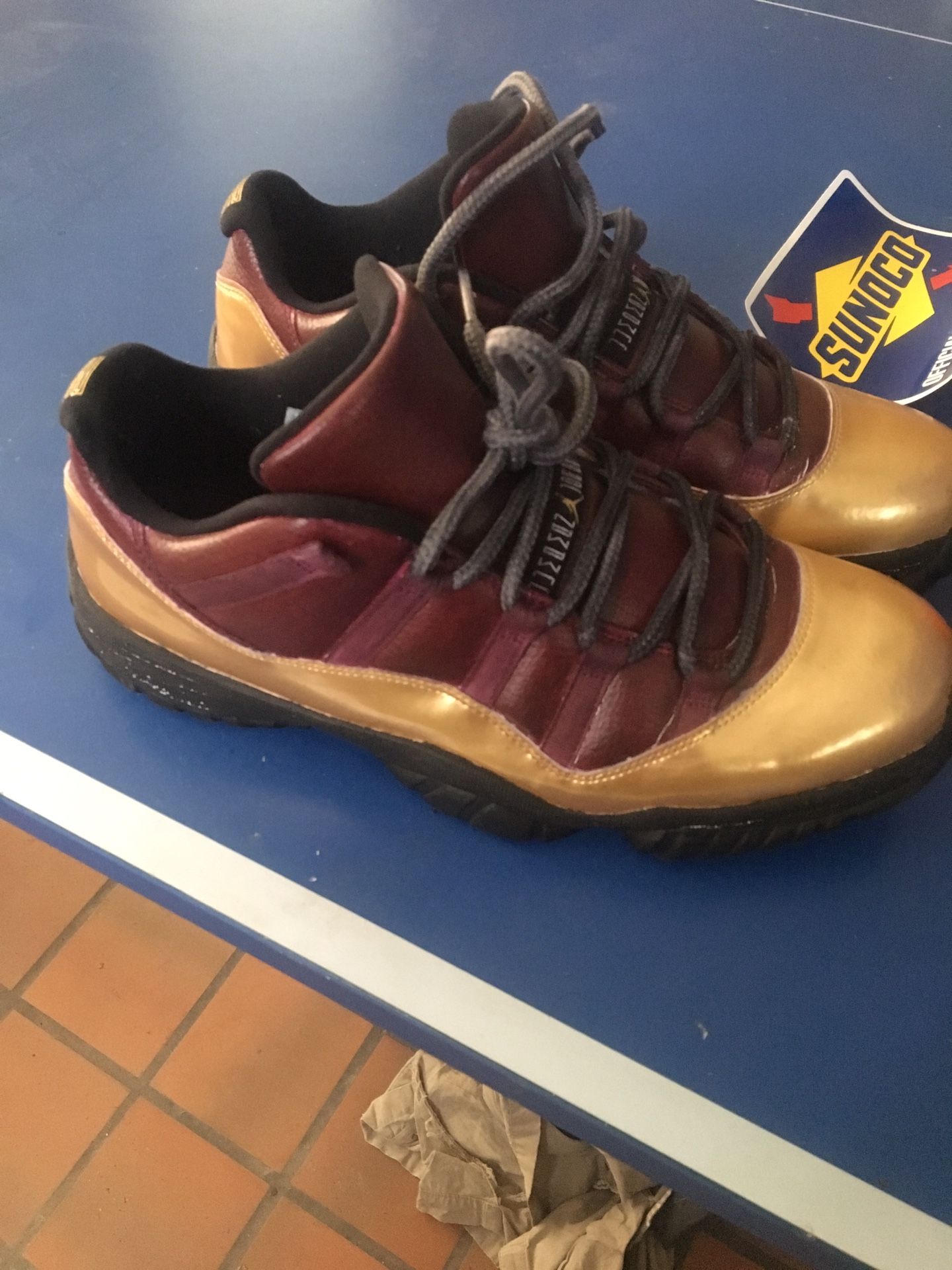 Men’s Jordan’s shoes size 11