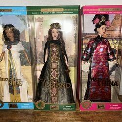New Vintage 2001 Dolls Of The World