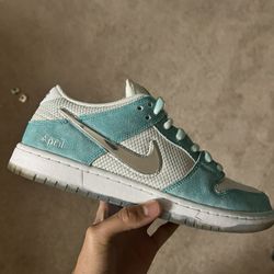 April Skateboards Sz10