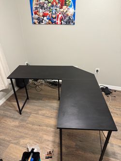 Black L-Shaped Desk with Carbon Fiber Surface