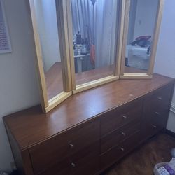 Free!!!!! Cabinets  And Mirror 