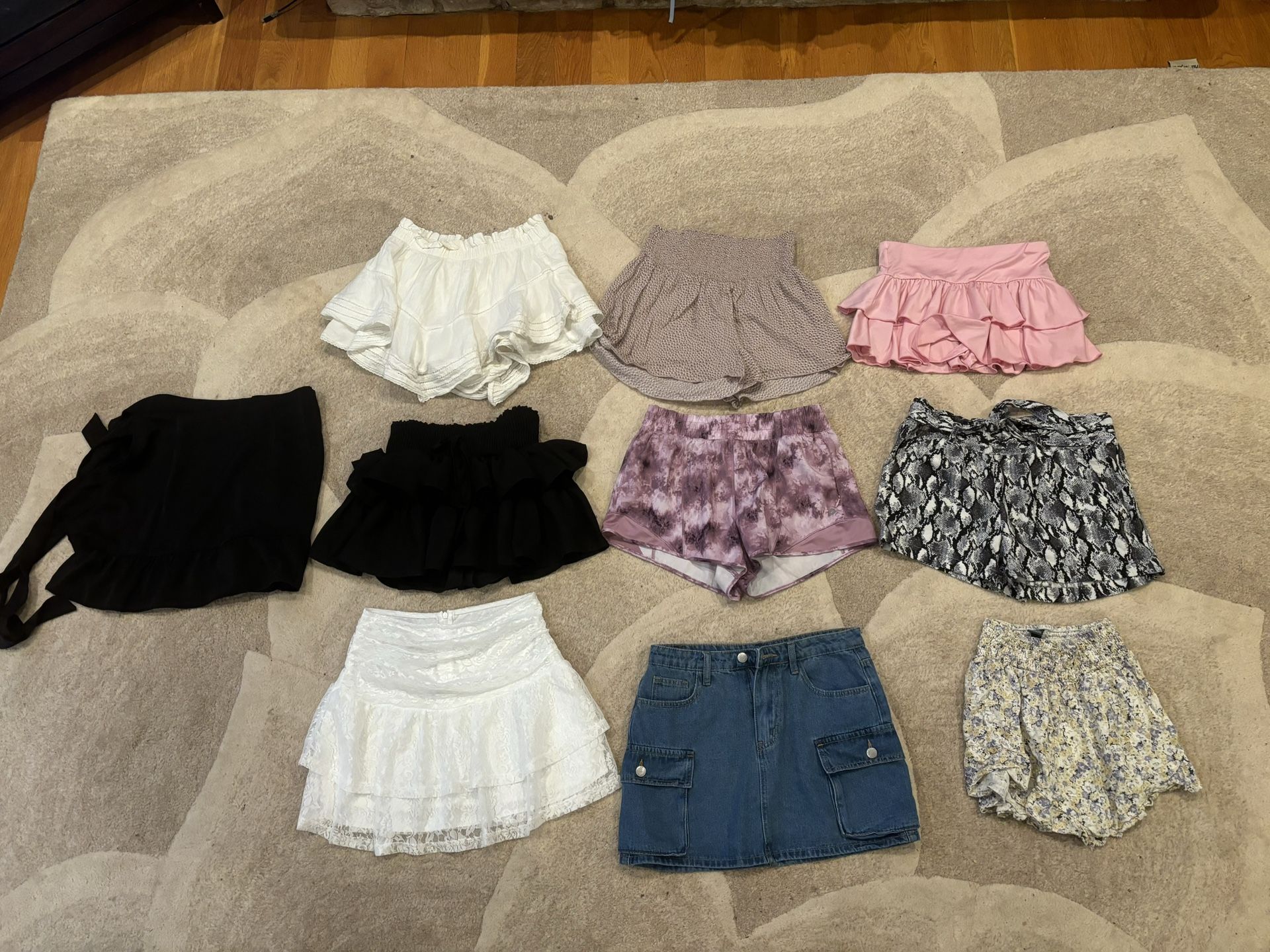 Women’s Shorts/skirts Size Small