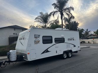 2013 Rockwood mini lite 23ft $7900