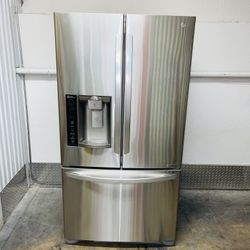LG refrigerator stainless steel 36X69X29 in very good condition a receipt for 60 days warranty