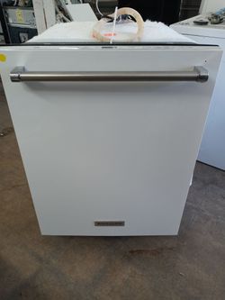 KitchenAid white dishwasher with stainless tub - Free delivery