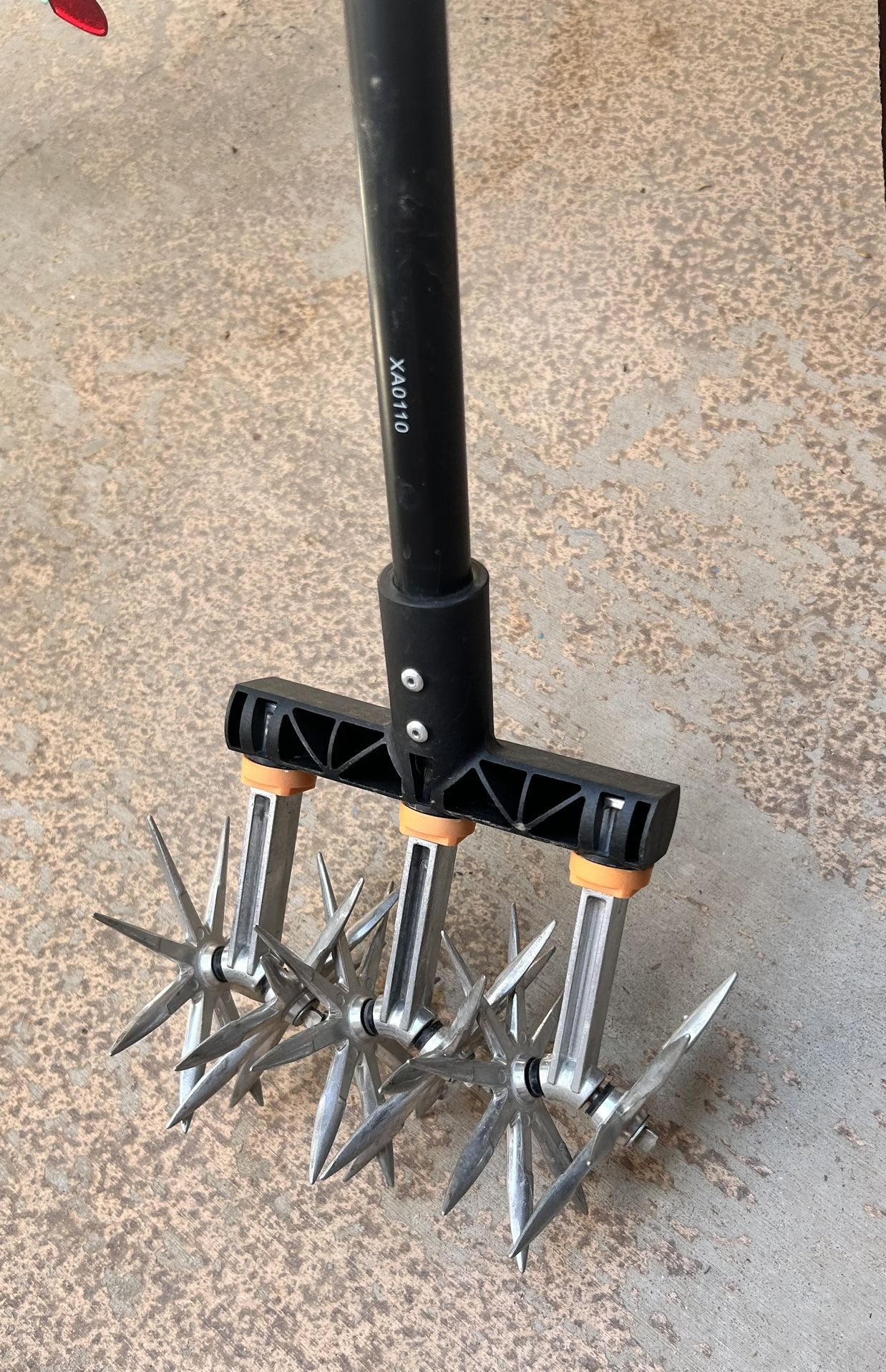 Fiskars Telescoping Rotary Cultivator - 40"-60" Extendable Gardening Hand Tool - Rotary Hand Cultivator Tool and Garden Tiller for Soil or Reseeding G