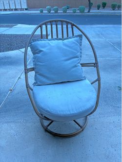 Bamboo rattan egg shaped swivel chair with cushions