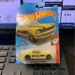 Hot Wheels 65 Mustang 2t2 Fastback