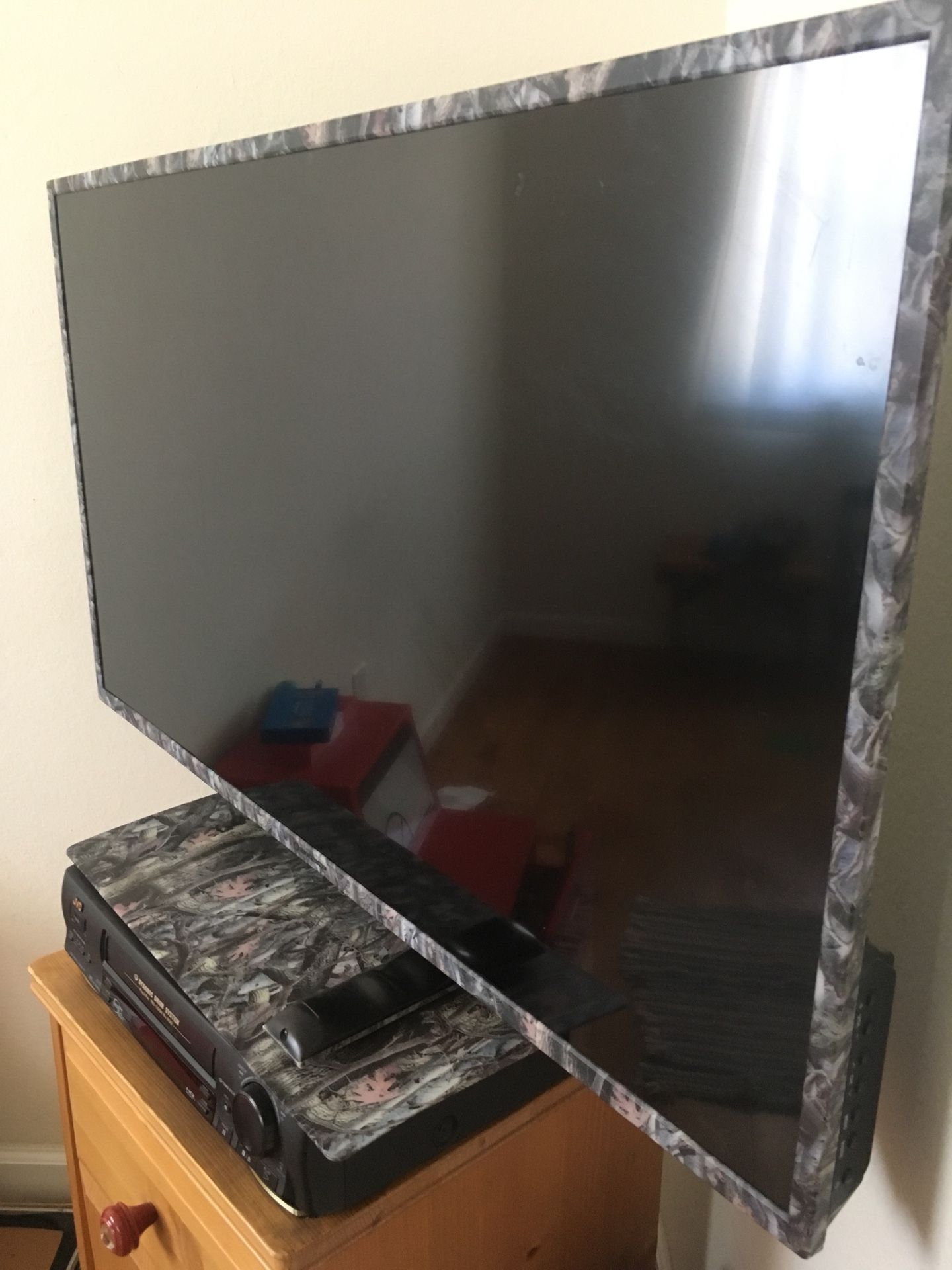 40 inch camouflage tv element w/ remote