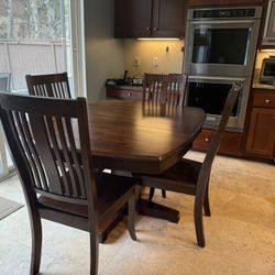 Expandable Kitchen Table & Chairs