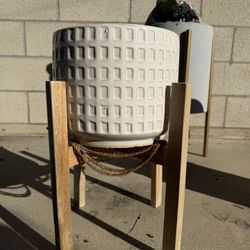 Modern planters With Stands