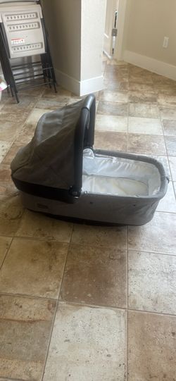 Peg Perego Bassinet – Gray