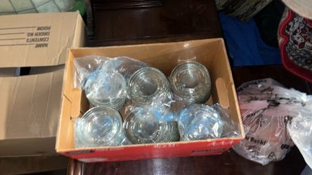 Box of ashtrays brand new lot