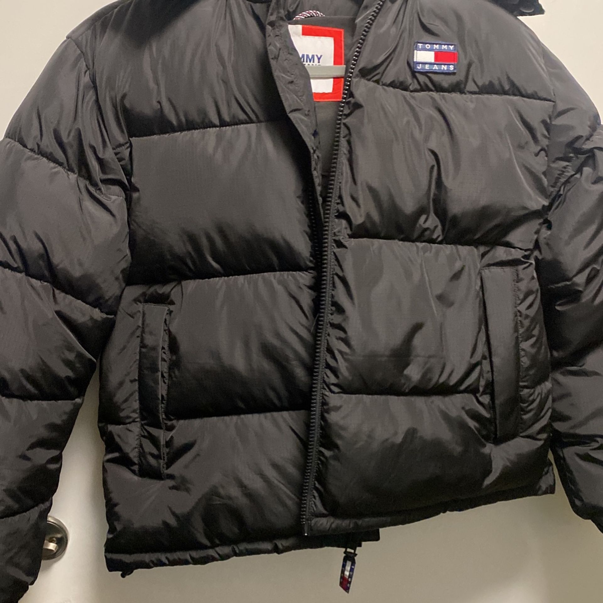 Tommy Hilfiger Jeans Puffer Water Repellent Down Filled Alaska Puffer Jacket