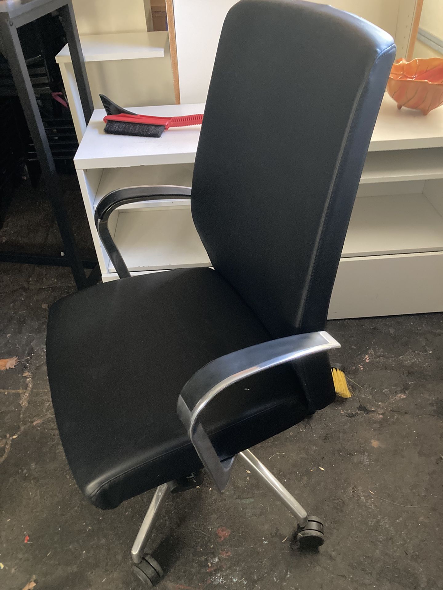 Black Leather Office Desk Chair 