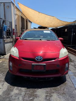 2010 - 2015 Toyota Prius 1.8L for parts only - PARTING OUT