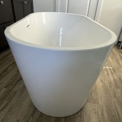 FerdY Freestanding Bath