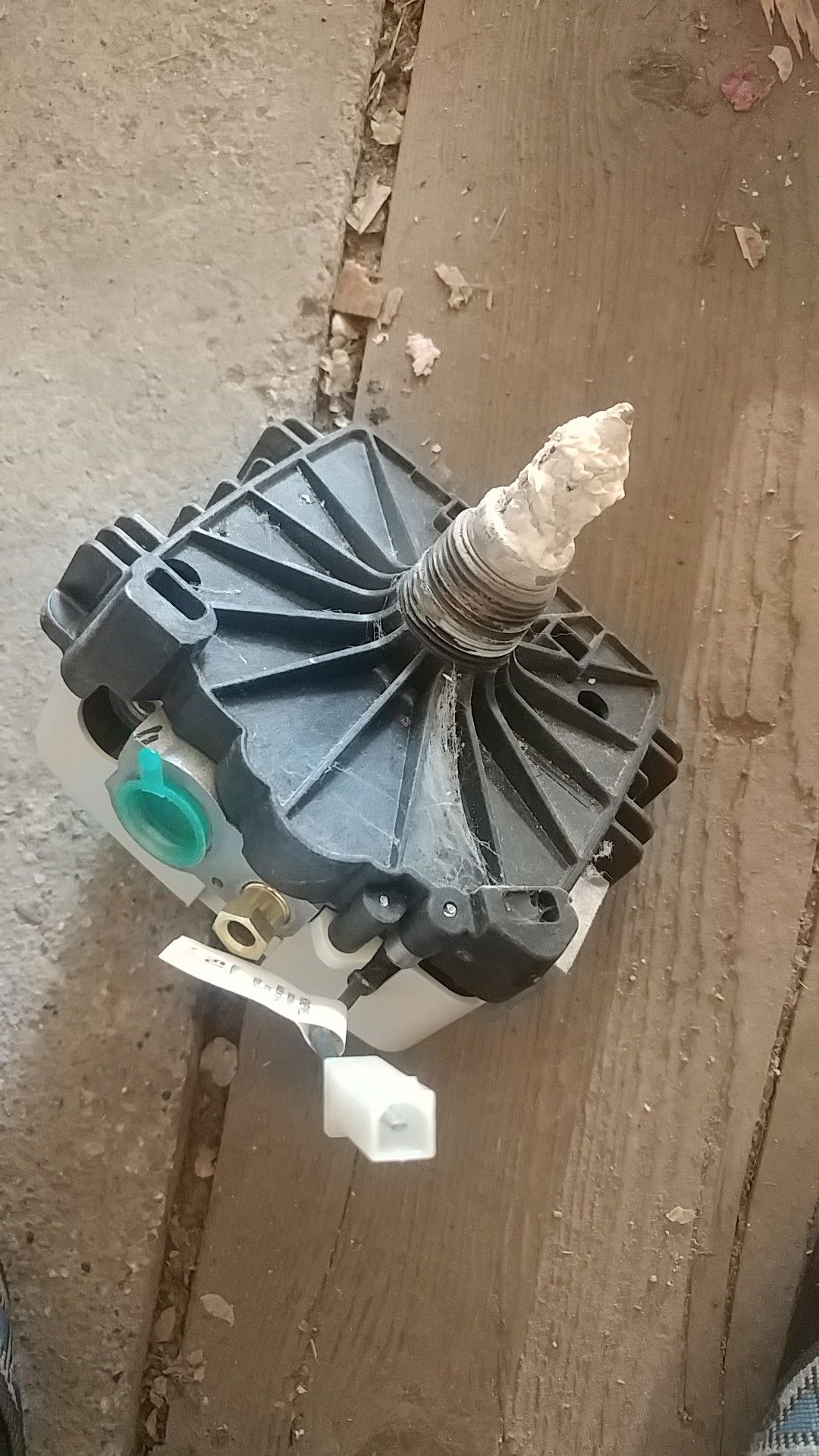 Broken water heater thermostat