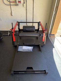 Hip Thrust Machine