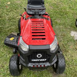 Troy Bilt Bronco Auto 19hp Motor 42” Deck