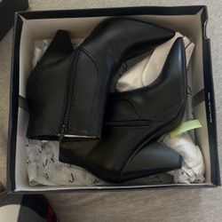 Vera Wang Gadwall Size 8.5