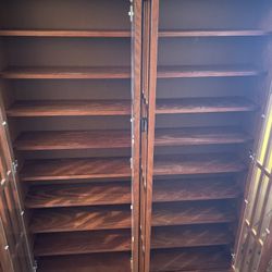 CD and/or DVD Cabinet
