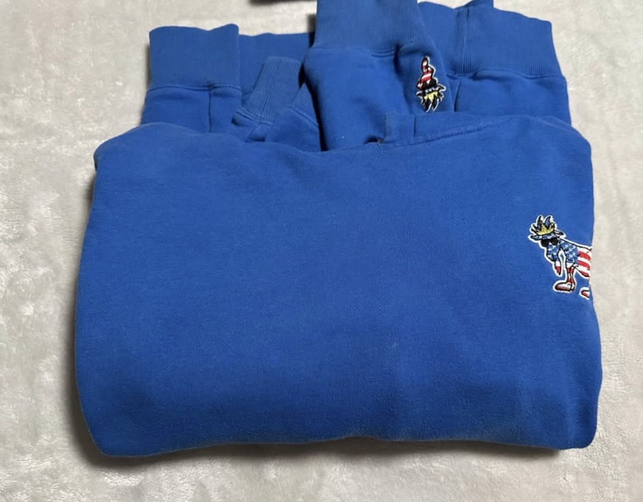 Young men goat sweatshirt large